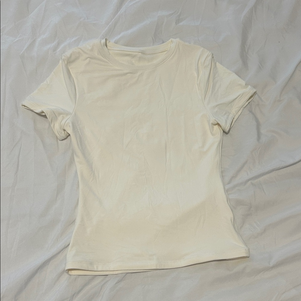 Amazon Cream Short Sleeve Women's Tee